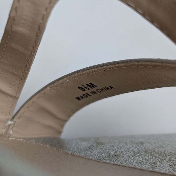 Pelle Moda Onora T- Strap Silver Platform Sandals - Size 9.5 - Picture 8 of 8